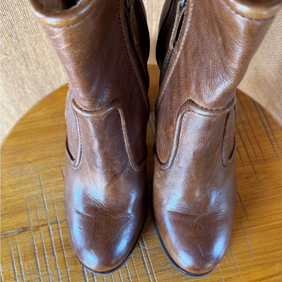 Frye Sylvia Piping Bootie Boots Soft Vintage Leather & Double Side Zipper Sz 8.5 - Picture 5 of 12